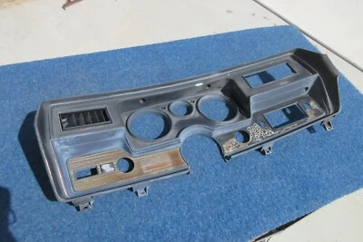 1974 Pontiac Luxury Lemans DASH BEZEL Foto 1 de 4