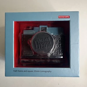 Diana Mini Tomography Camera With Strap And Lens, instructions and photo book - Picture 1 of 11