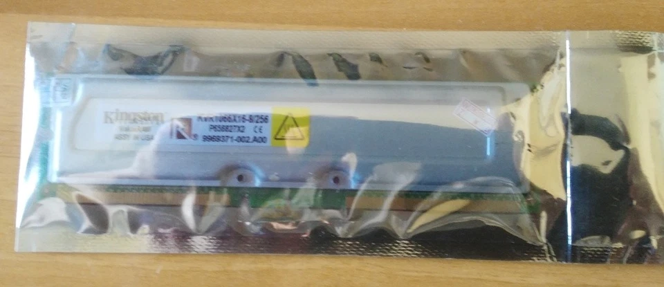 Kingston 256 MB RIMM RDRAM Memory (KVR1066X16-8/256) - Immagine 1 di 1