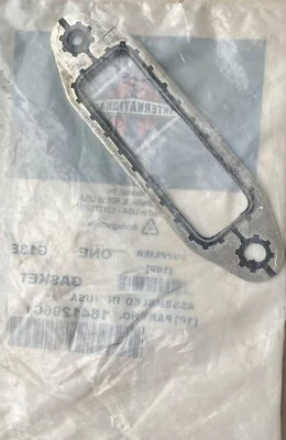 Junta de tubo de recogida de aceite OEM International Navistar 1841296C1 Foto 1 de 2