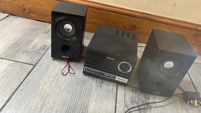 Philips MCM1350/05 Micro Hi-Fi System with 2 Speakers – 30W, CD, FM Radio, USB - Image 1 of 2