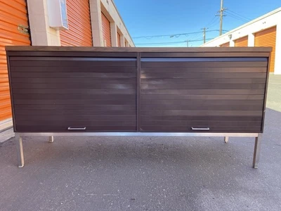 Aparador Steelcase Vintage Mediados de Siglo Moderno Metal Retro Tanker Credenza Foto 1 de 4