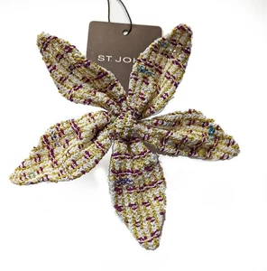 St John Knits 5 Blütenblätter große Blume Anstecknadel Magenta, Chartreuse, cremefarben neu ohne Etikett - Bild 1 von 1