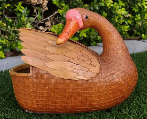 Vintage Shanghai Handicrafts Collection lacquer Wicker Swan Basket Cover
