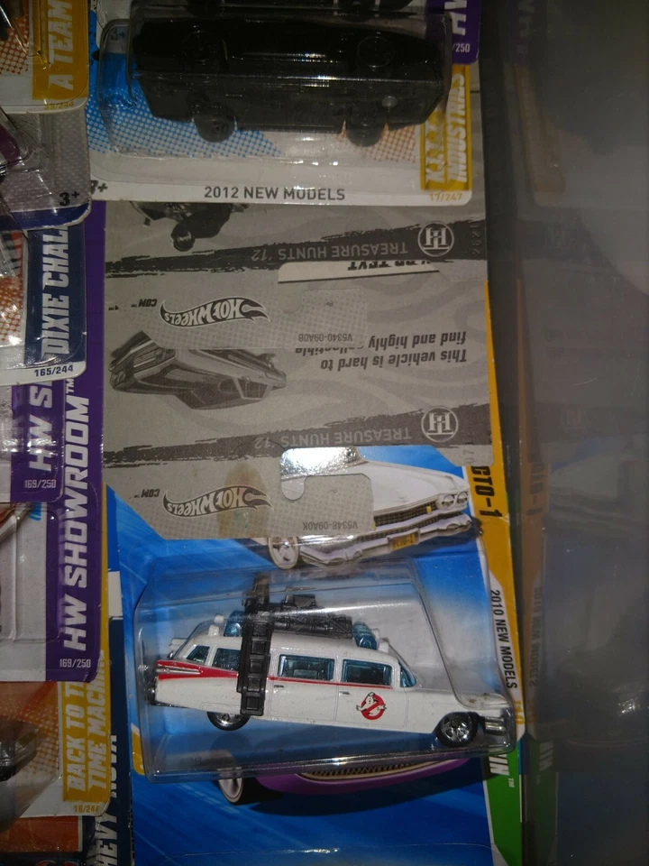 Hot Wheels | 2010 New Models | Ghostbusters Ecto-1 w pro pak - Image 1 of 1
