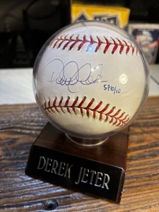 DEREK JETER - SIGNED / AUTOGRAPHED RAWLINGS OFFICIAL AMERICAN LEAGUE BASEBALL - Picture 1 of 5