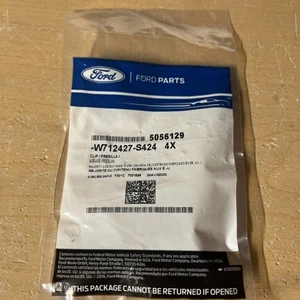 Genuine Ford Spoiler Clip W712427-S424 Pack Of 4 New - Picture 1 of 3
