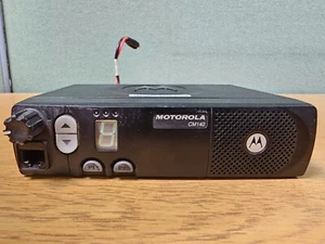 Motorola CM140 UHF Mobile Radio - Zdjęcie 1 z 6