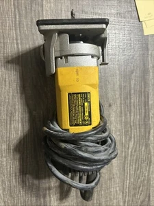 DEWALT DW670 LAMINATE TRIMMER CORDED HEAVY DUTY COMPACT ROUTER - Picture 1 of 3