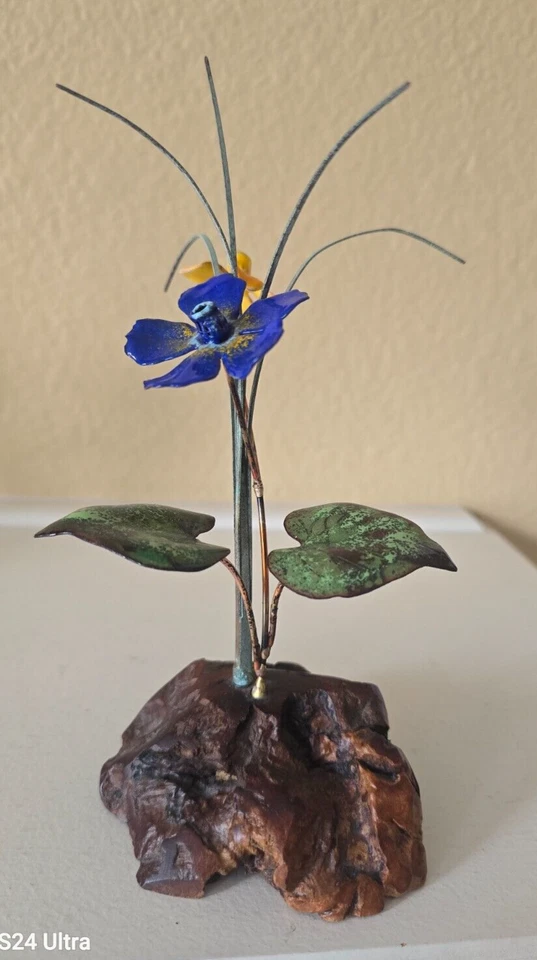 Mesa Bovano Hecha a Mano Azul Amarillo Flores sobre Madera Manzanita 7 1/4"X3.5" Foto 1 de 4