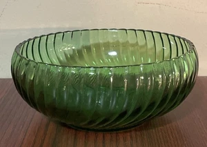Green Emerald Ribbed Cupped Glass Bowl 6.25” - Picture 1 of 7