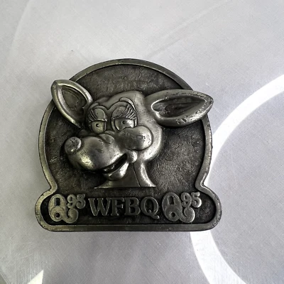 DE COLECCIÓN WFBQ Q95 ESTACIÓN DE RADIO INDIANA DE INDIANAPOLIS Hebilla de cinturón Foto 1 de 4
