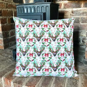 672. Handmade CHRISTMAS REINDEER GREEN 100% Cotton Cushion Cover.Various sizes - Picture 1 of 2