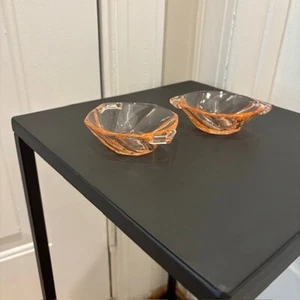 Heisey Twist Individual Nut Dish  Flamingo Pink Vintage 3.75" 2 pieces - Picture 1 of 7