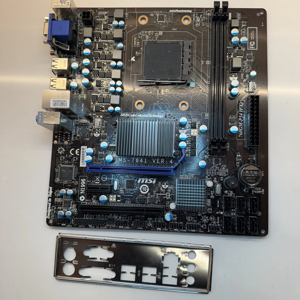 Placa madre de escritorio MSI 760GMA-P34 (FX) AMD Socket AM3+ DDR3 Micro ATX MS-7641 4 Foto 1 de 4