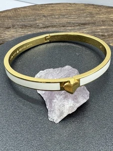 Vintage Kate Spade New York Klapp Armreif Armband Spaten goldfarben weiß Emaille - Bild 1 von 11