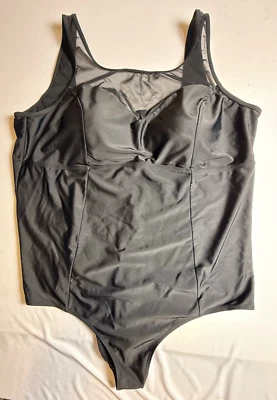 Traje de baño de una pieza con espalda redonda de malla cuello alto negro tórrido talla 4X-711 Foto 1 de 4