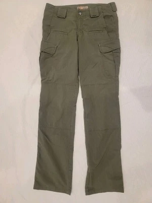 Pantalones utilitarios cargo serie táctica 5.11 verde militar talla 8 largos usados en excelente estado para mujer  Foto 1 de 4