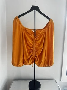 The General Good Damen große senffarbene schulterfreie geraffte Vorderseite Bluse Top - Bild 1 von 7