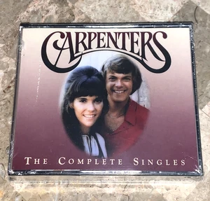 Sealed! Carpenters The Complete Singles 3 CD Set Plus Christmas Portrait New! - Foto 1 di 8