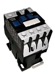 AC Schütz 32 AMP 15KW 3polig 240 Volt Spule mit 1 N/O Zusatz NEU!!!!  - Bild 1 von 1