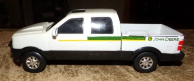 1/24 ertl john deere plastic white pickup truck in good shape used - Image 1 of 4
