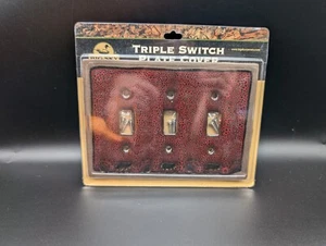 Big Sky Carvers Bear Spots Triplo Interruttore Elettrico Coperchio Placca Arredamento Casa RARO - Foto 1 di 2