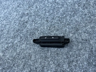 INTERRUPTOR TÉRMICO ASIENTO TRASERO fk7214d694 LAND ROVER DISCOVERY SPORT (15-19) OEM  Foto 1 de 4