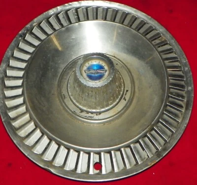 1964 FORD GALAXIE ORIGINAL HUBCAP - Image 1 of 3