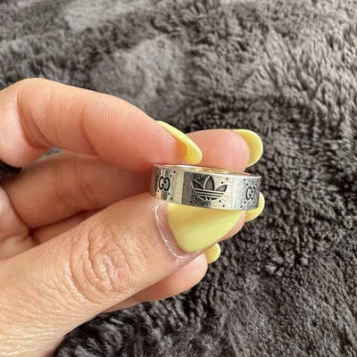 Anel de prata Gucci X Adidas GG tamanho 13/EUA 6 - Imagem 1 de 4