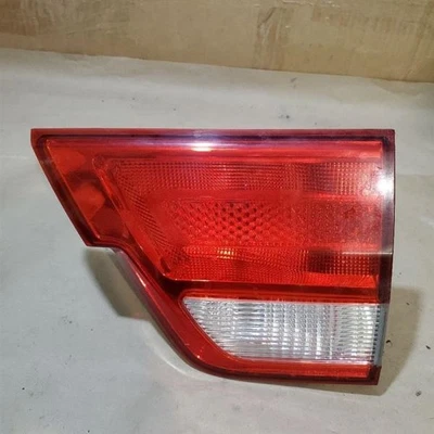 Luz trasera de pasajero montada en puerta levadiza para 11-13 Grand Cherokee 245819 Foto 1 de 4