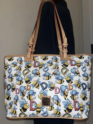 Bolso Bumblebee Dooney & Bourke RARO y Edición Limitada Foto 1 de 4