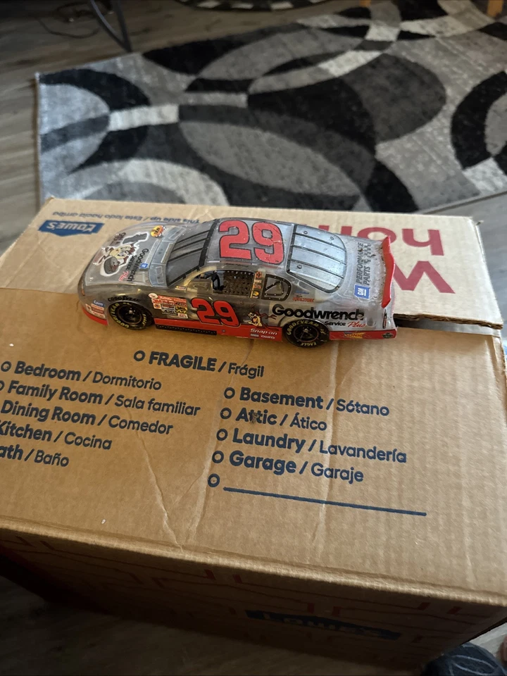 Action #29 Kevin Harvick GM Goodwrench Service Plus Looney Tunes '01 Monte Carlo - Image 1 of 1