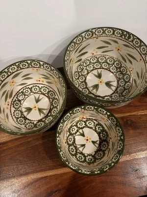 Juego Temptations Old World Bowl verde. 10 OZ. , 24 OZ. , cuencos de 1,25 cuartos de galón Foto 1 de 4