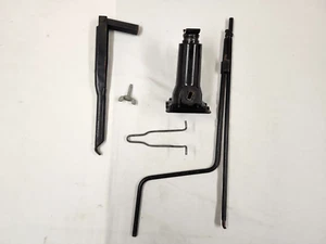 1984-2001 Jeep Cherokee XJ OEM Complete Factory Jack Set with Hold Down & Screw - Bild 1 von 2