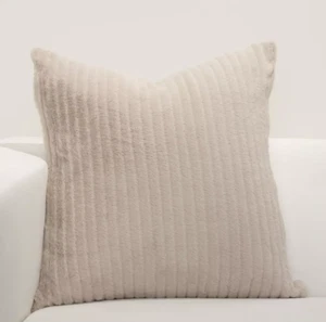 F Scott Fitzgerald Cuscino Decorativo Braccio In Braccio, 26" x 26" BEIGE CHIARO Euro - Foto 1 di 3