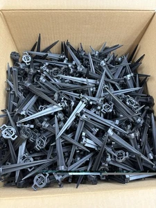 Box of 500 - 4.5" Universal Light Stakes for C7 and C9 Light Strands 39021 - Picture 1 of 4