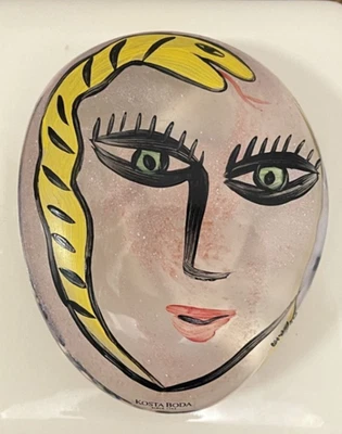 KOSTA BODA Paperweight OPEN MINDS signed Ulrica Hydman Vallien Sweden Swedish A+ - image 1 of 4