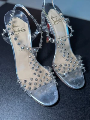 Christian Louboutin “Spikette” Sandalias Plateadas PVC Tachonadas EU 40 / US 8/9  Foto 1 de 4