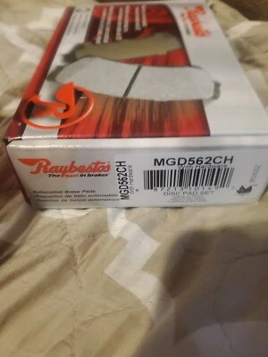 Pastillas de freno delanteras de cerámica Raybestos MGD562CH para Toyota Camry 1992-2001 Foto 1 de 3