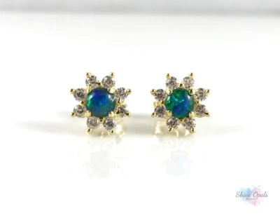 Autentici orecchini australiani in oro placcato 18 carati con opale 4x4 mm, a... - Immagine 1 di 4