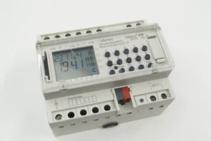 Merten Instabus Jahreszeitschaltuhr / Schaltuhr REG-K/4/324 DCF-77 (1021) - Bild 1 von 3