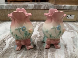 PAIR TWO HULL POTTERY BOW KNOT PINK & BLUE FOOTED 6.25"H X 3.25"W VASE NICE - Picture 1 of 11