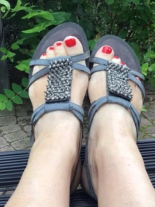 Damen Sandalen 41 Blau Gebraucht flach Aufwändige Verzierung - Bild 1 von 6