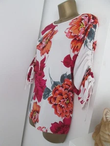 Floral Top Size 14 **Gathered Slit Sleeves** - Picture 1 of 12
