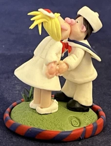 Coyne's & Company~Little Street Collection ~ KISSING ~ EW1406 ~Nurse/Sailor~ NIB - Picture 1 of 10