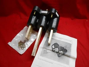 EATON/CUTLER-HAMMER 2614D53G06 SUPPORT BLOCK ASSY 3-POLE (FOR MC BREAKERS) NEW! - Picture 1 of 8