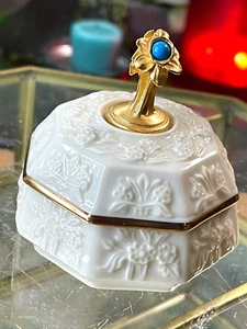 LENOX Treasures Collection,  DECEMBER Birthstone Box - Picture 1 of 9