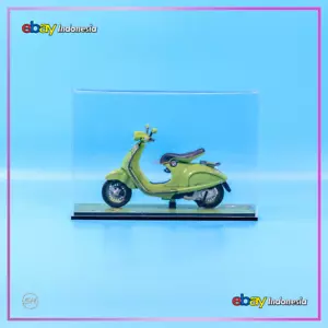 Maisto Custom Vespa 946 Bellissima 10th Bunny Edition Diecast Scooter Bike 1:18 - Picture 1 of 5