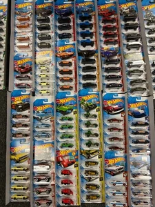 NUEVO 2021 SERIE DE LÍNEA PRINCIPAL HOT WHEELS, VARIOS MODELOS - Imagen 1 de 101